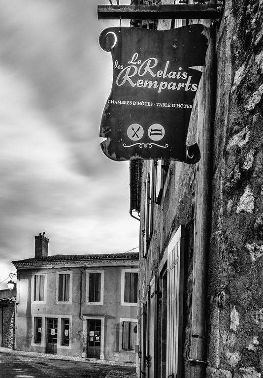 Chambres D'Hotes Le Relais Des Remparts Rions Exterior foto